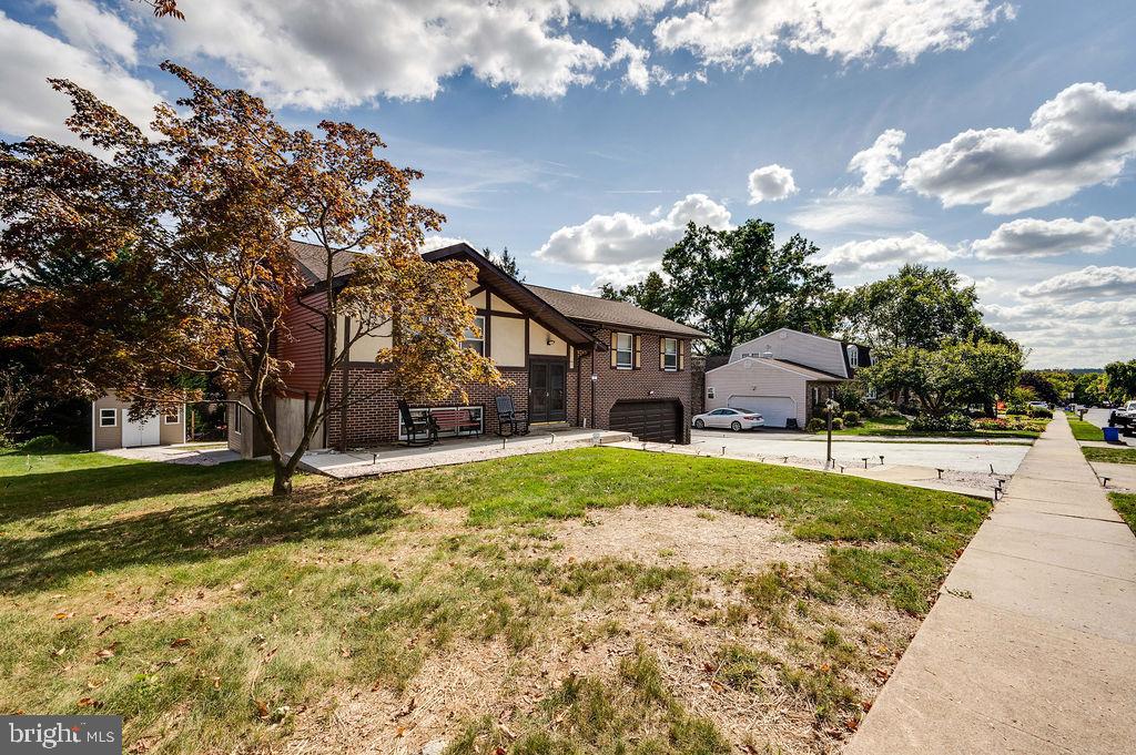 CRESTWOOD - Residential