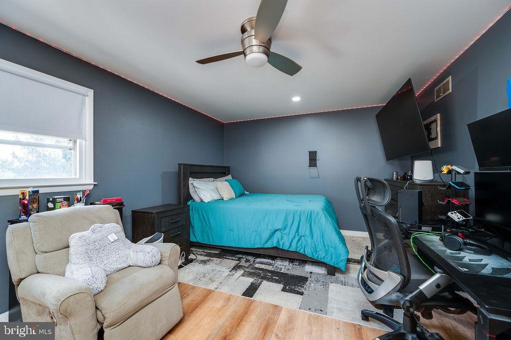 CRESTWOOD - Residential