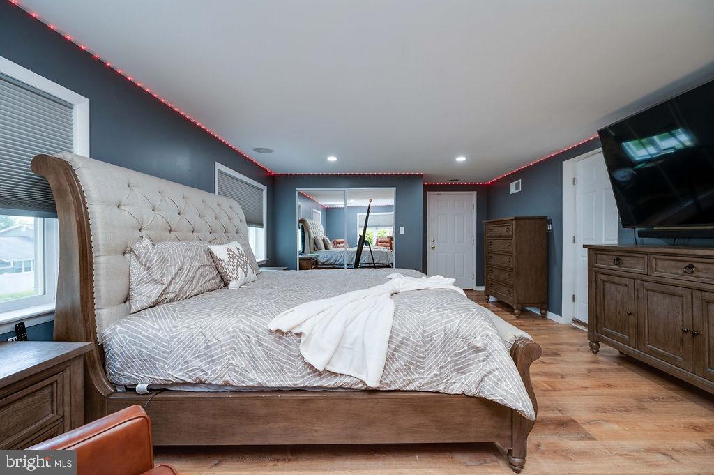 CRESTWOOD - Residential