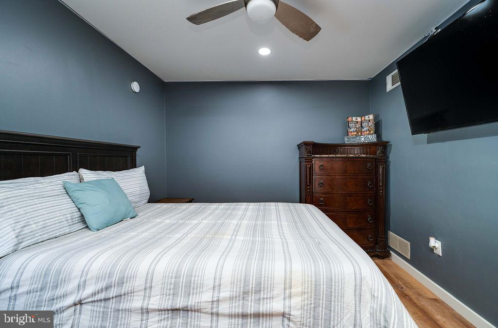 CRESTWOOD - Residential