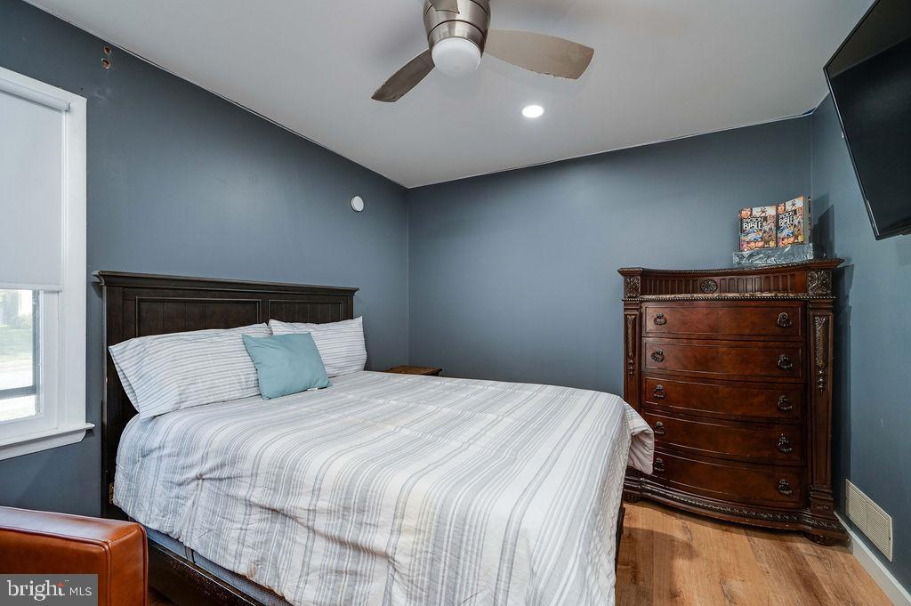 CRESTWOOD - Residential