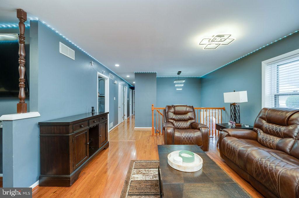 CRESTWOOD - Residential