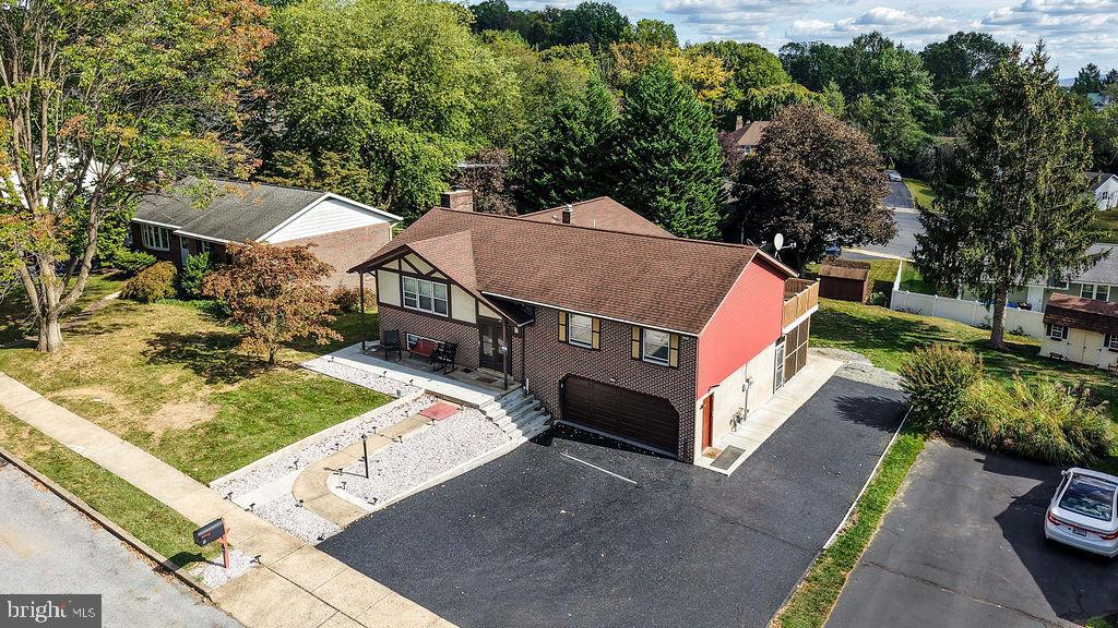 CRESTWOOD - Residential