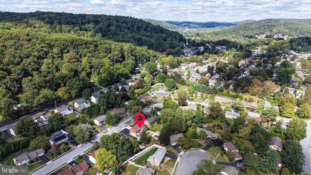 CRESTWOOD - Residential