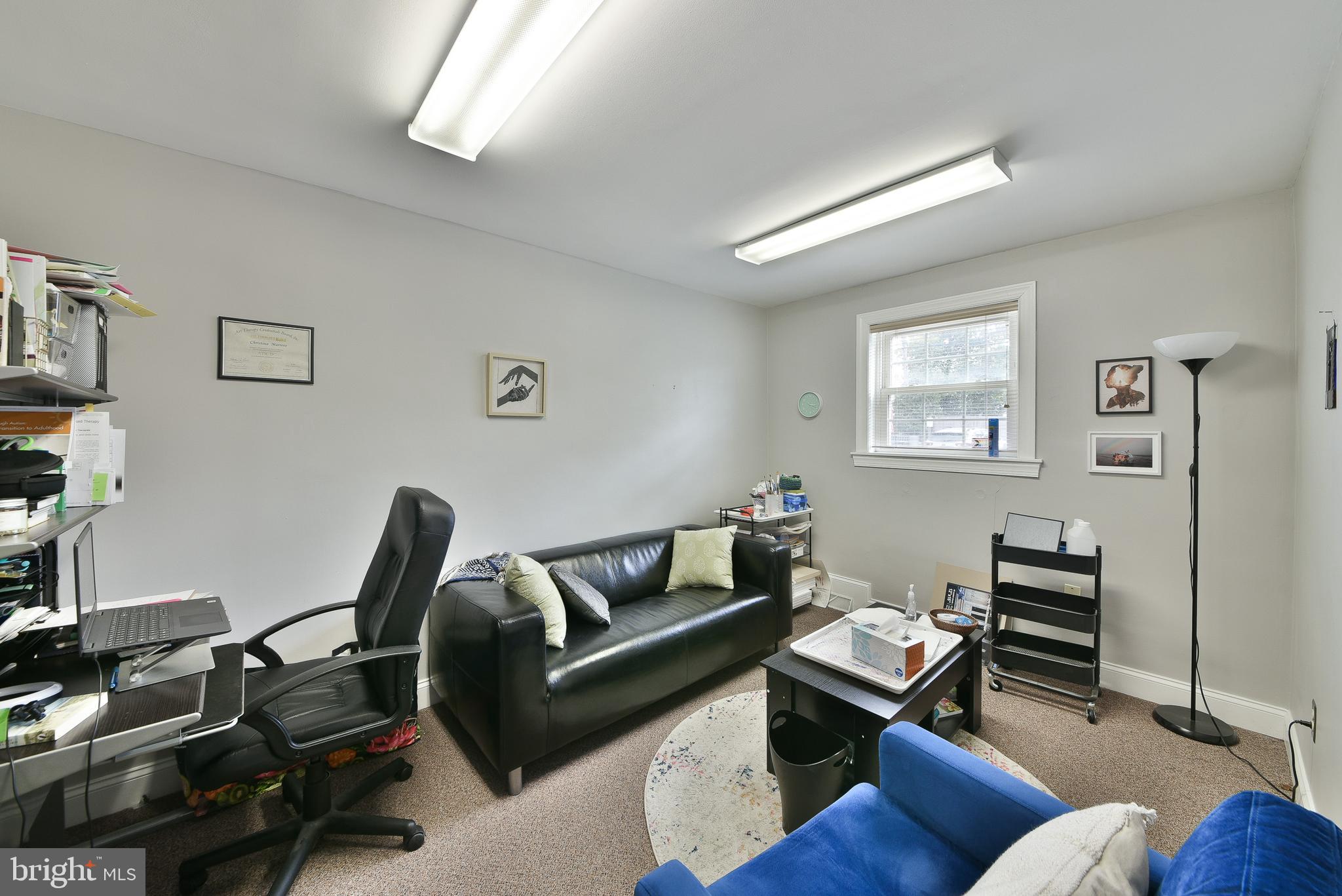 FLOURTOWN - Commercial Lease