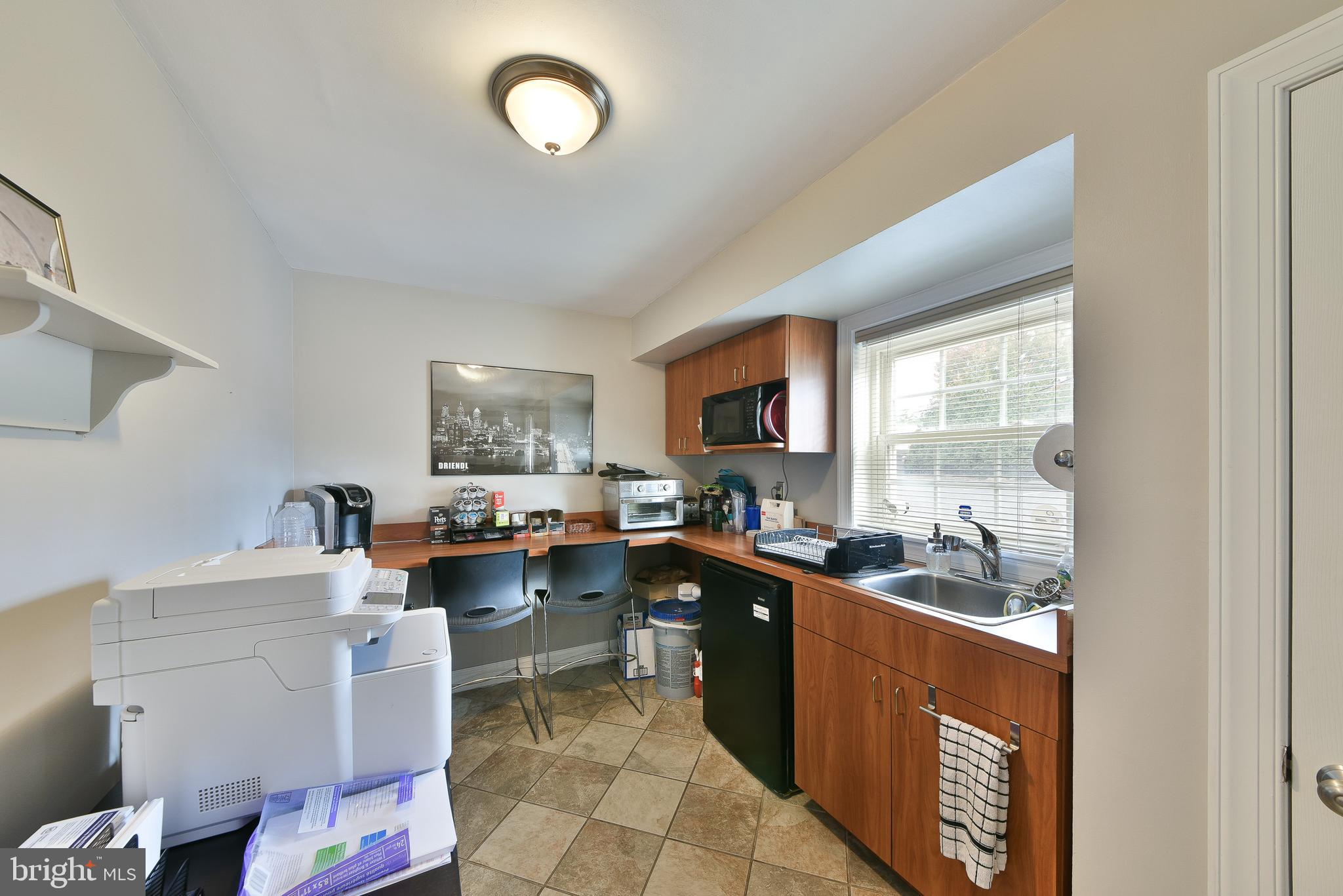 FLOURTOWN - Commercial Lease