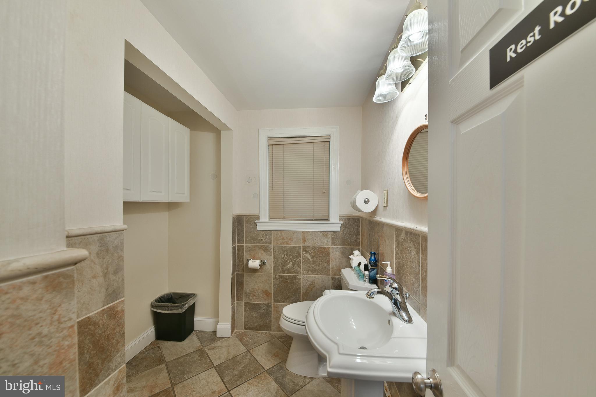 FLOURTOWN - Commercial Lease