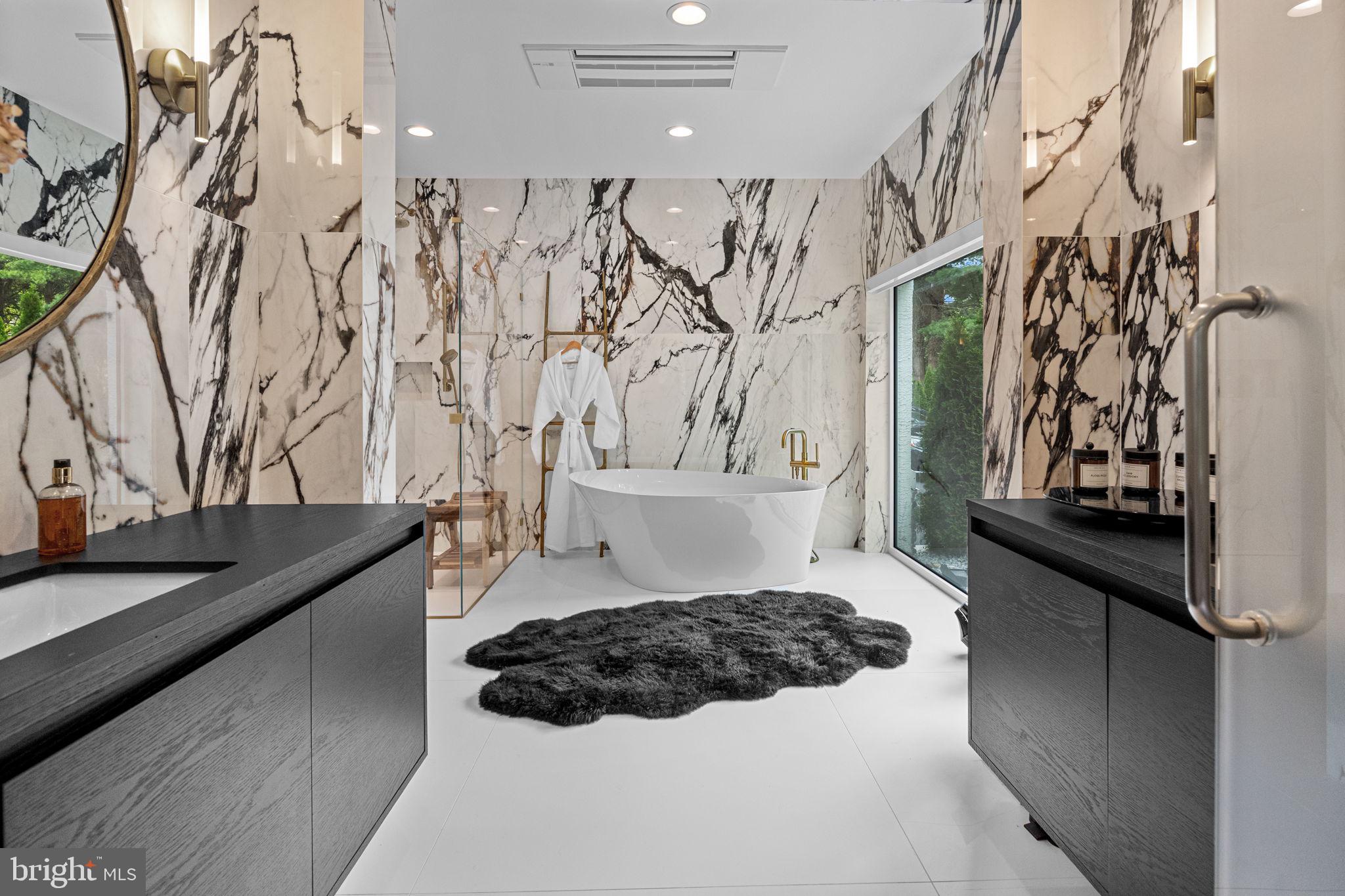 HUNTINGDON VALLEY - Residential