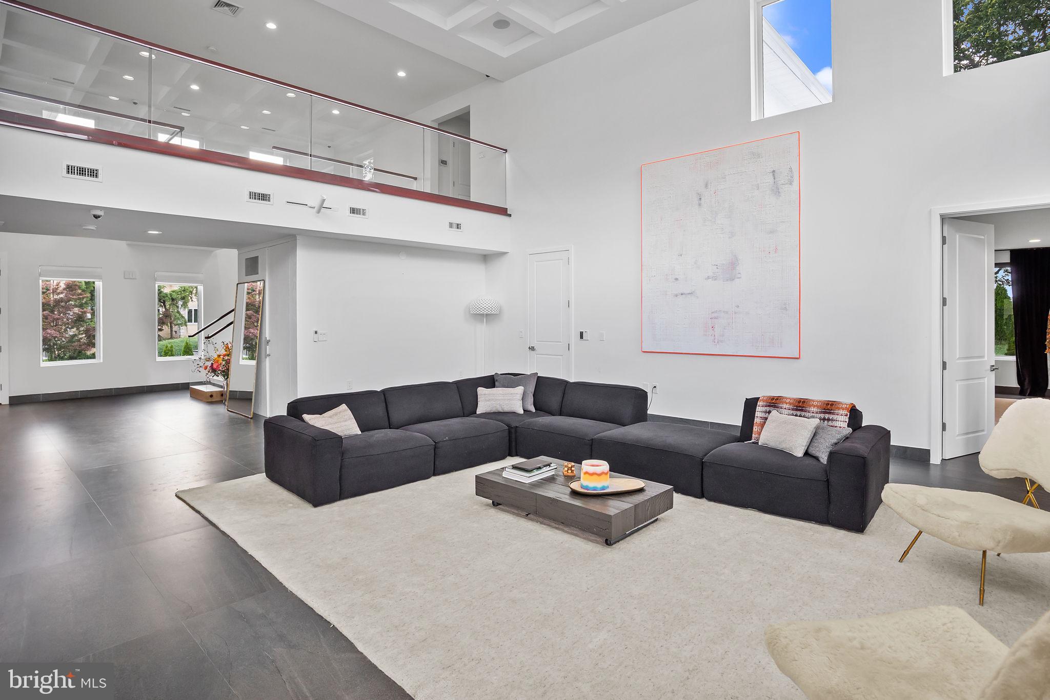 HUNTINGDON VALLEY - Residential