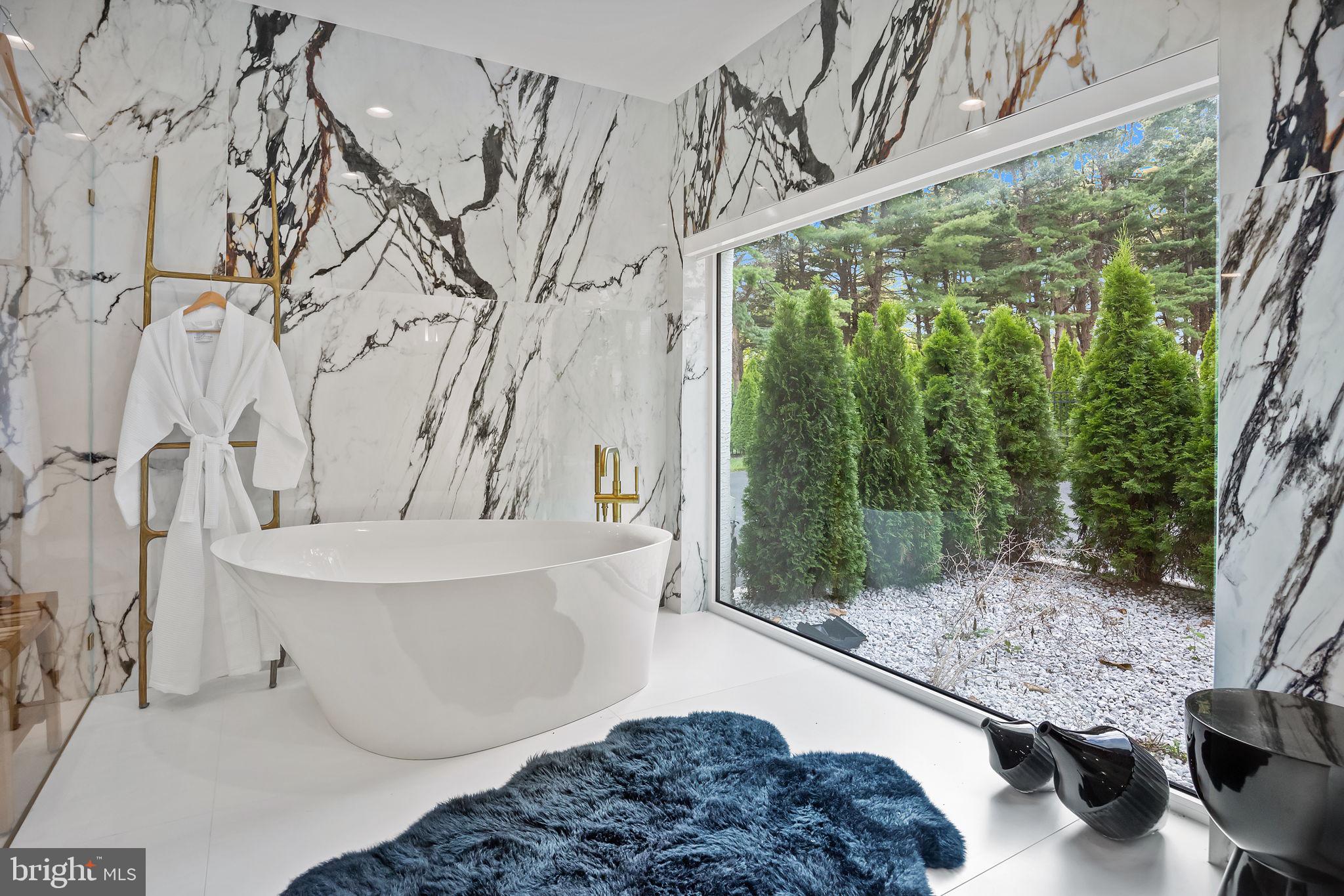 HUNTINGDON VALLEY - Residential