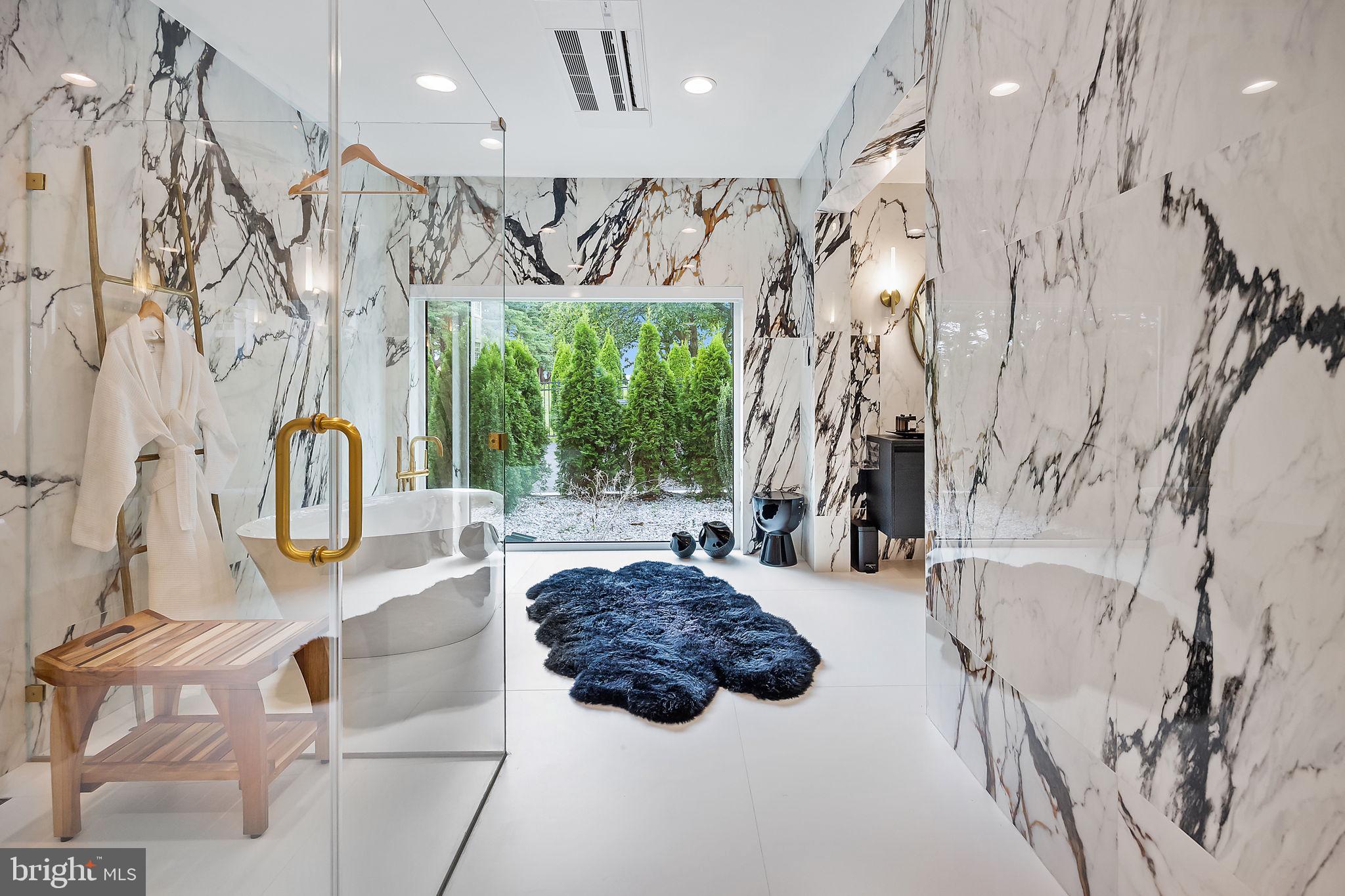 HUNTINGDON VALLEY - Residential