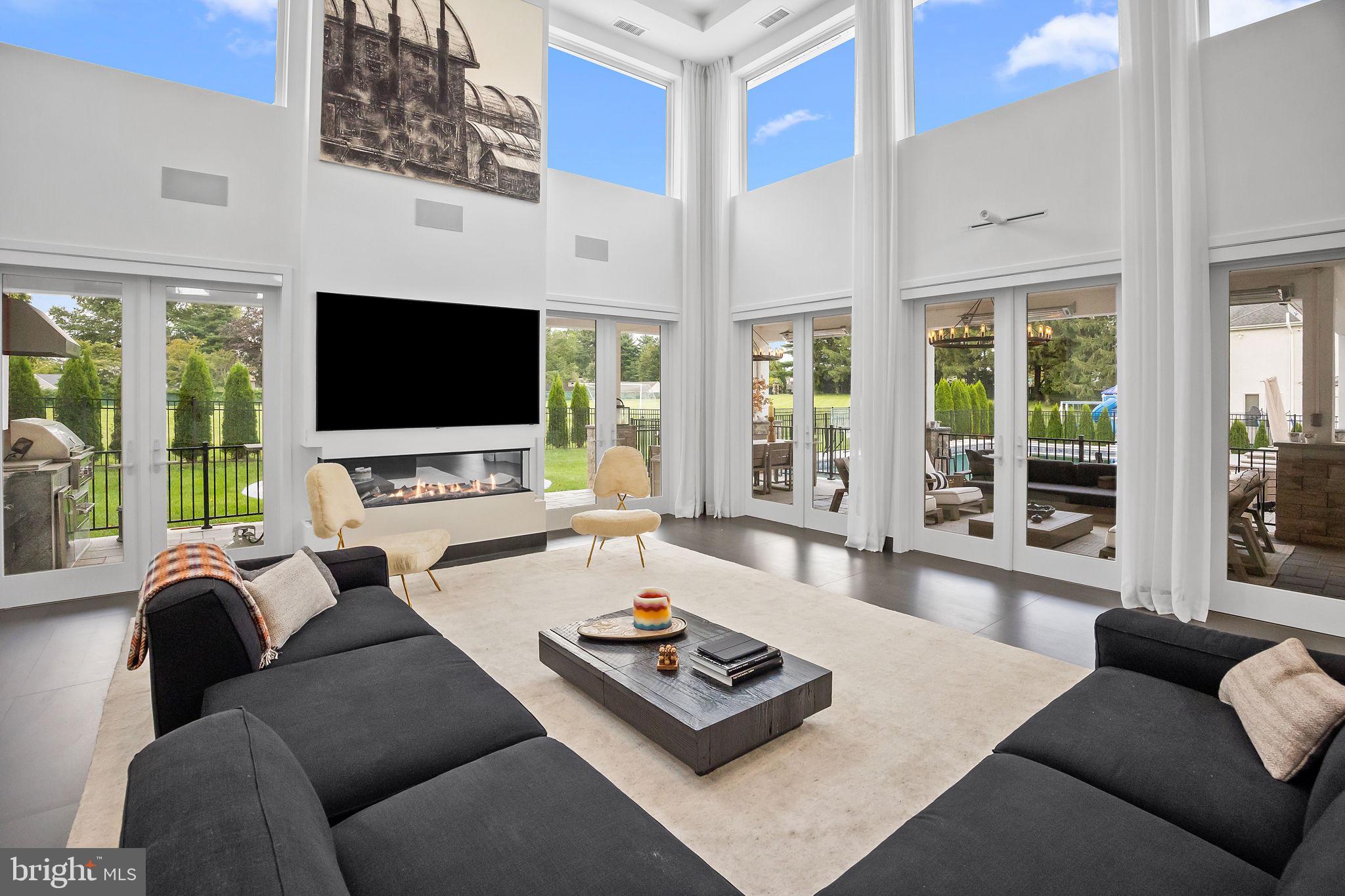 HUNTINGDON VALLEY - Residential