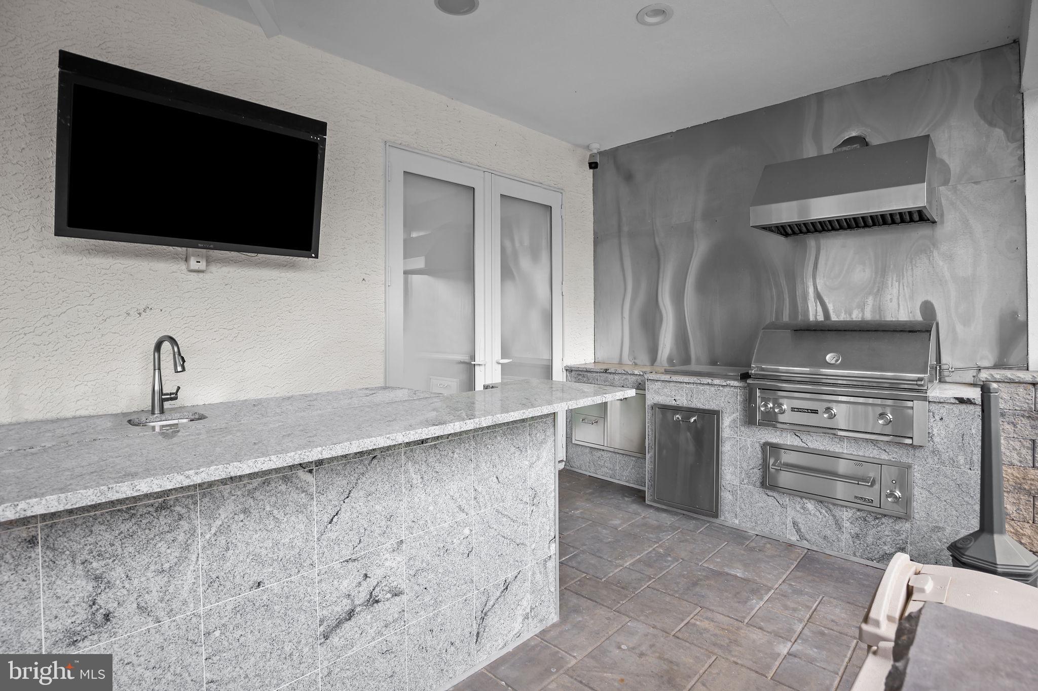 HUNTINGDON VALLEY - Residential