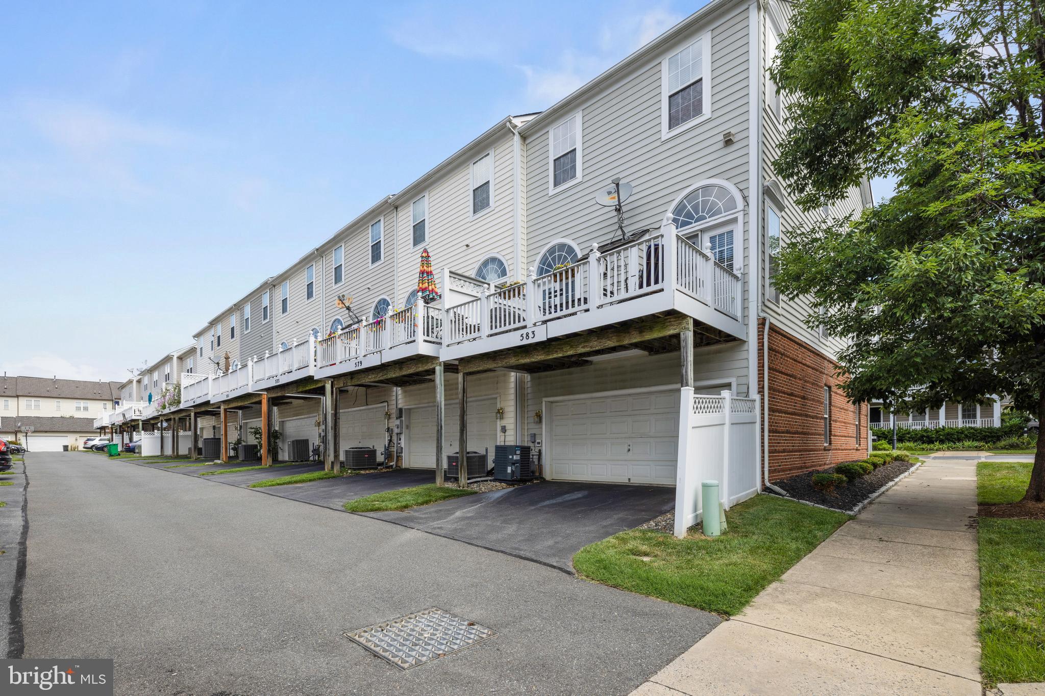 LAKELANDS - Residential