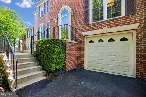 Townhouse For Sale - 6024 Loganwood Dr<br/> NORTH BETHESDA, MD 20852