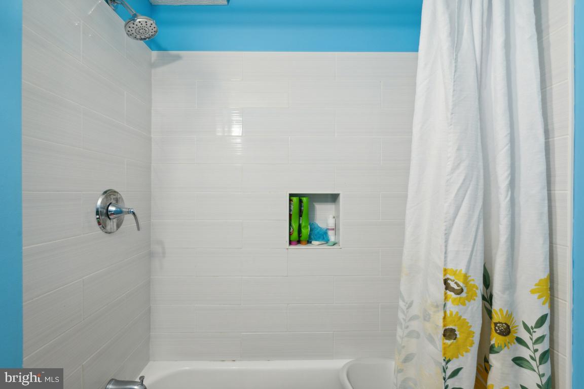 GAITHERSBURG - Residential