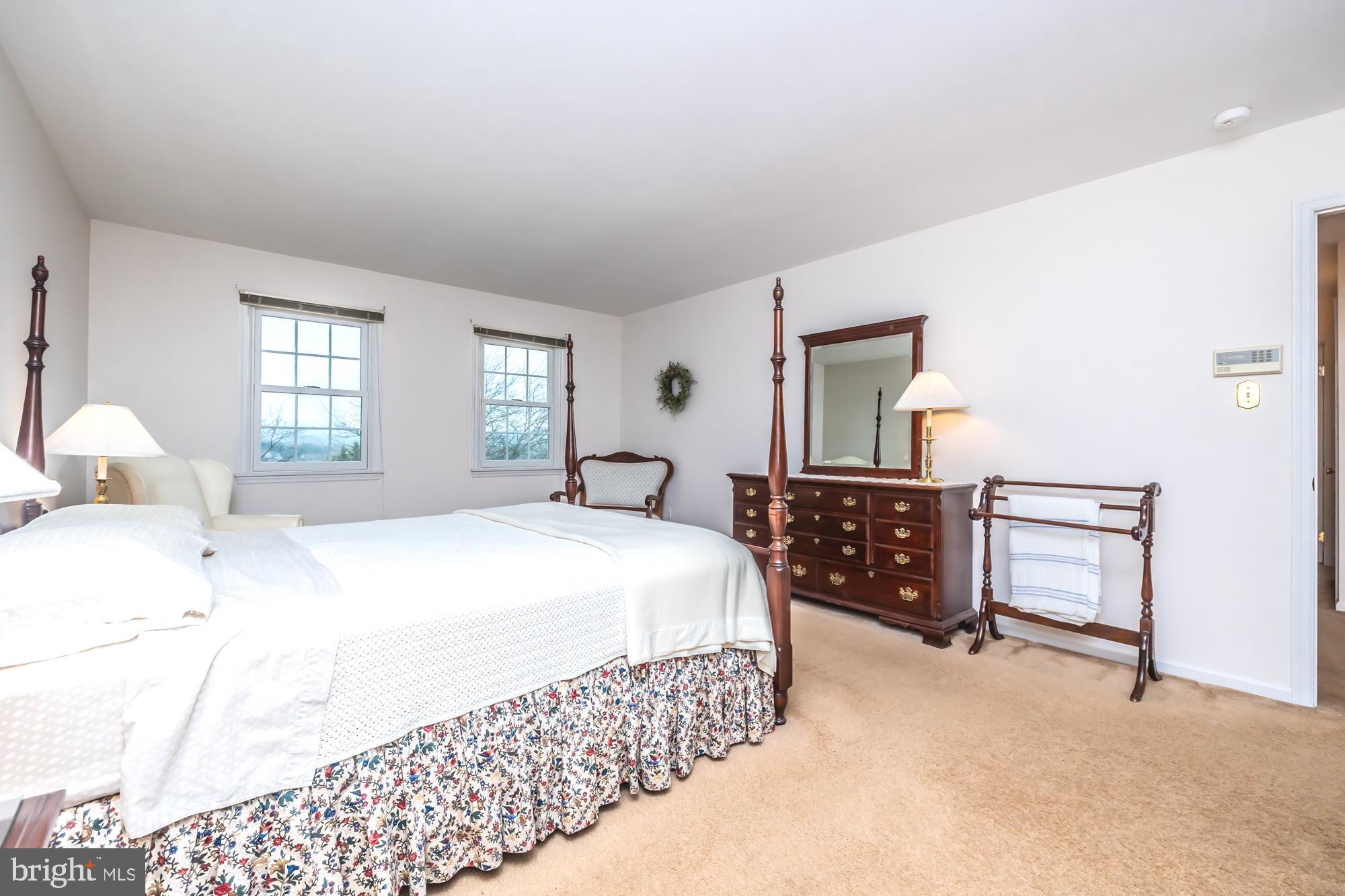 COUNTRY CLUB ESTAT - Residential