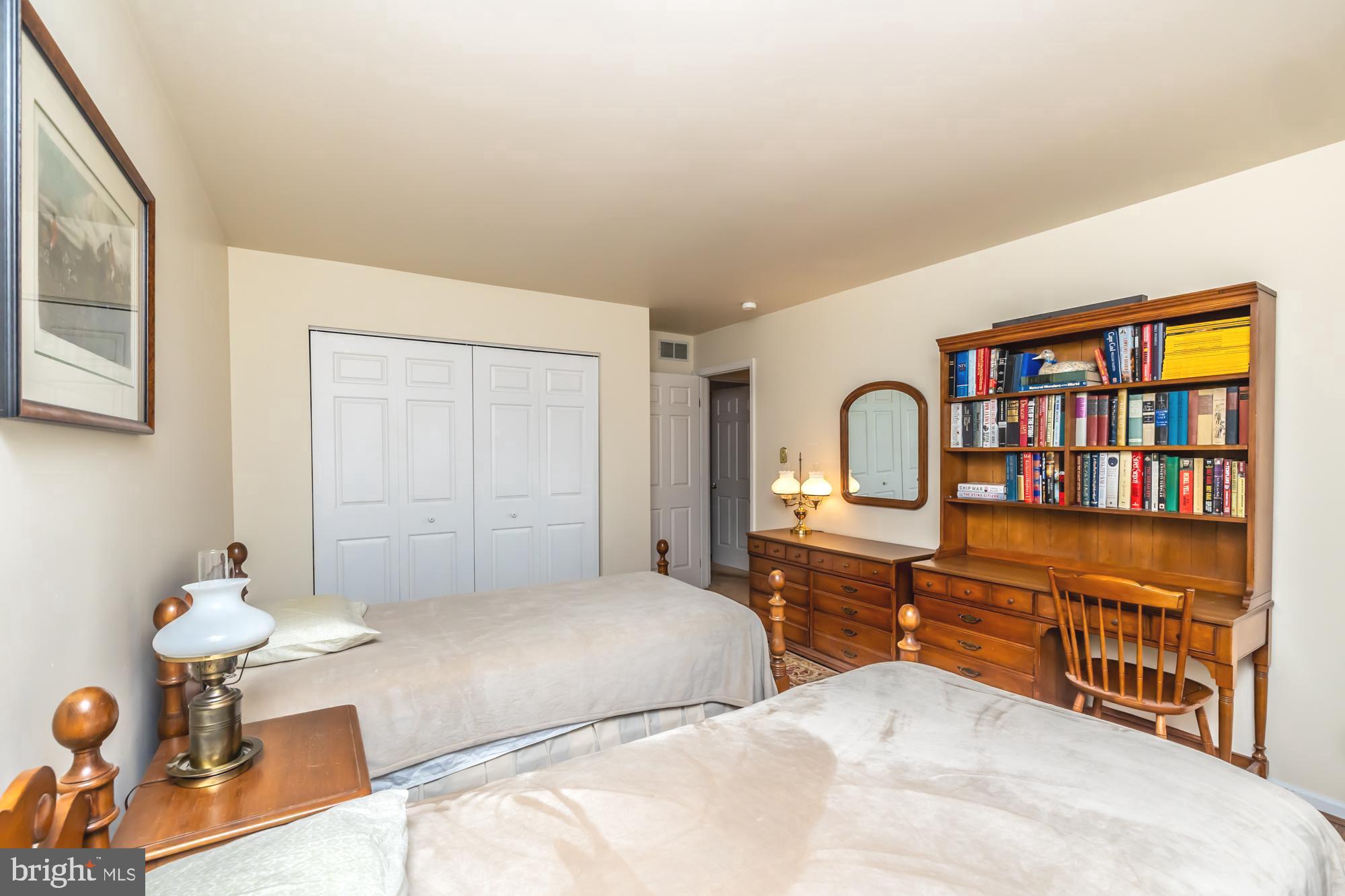 COUNTRY CLUB ESTAT - Residential