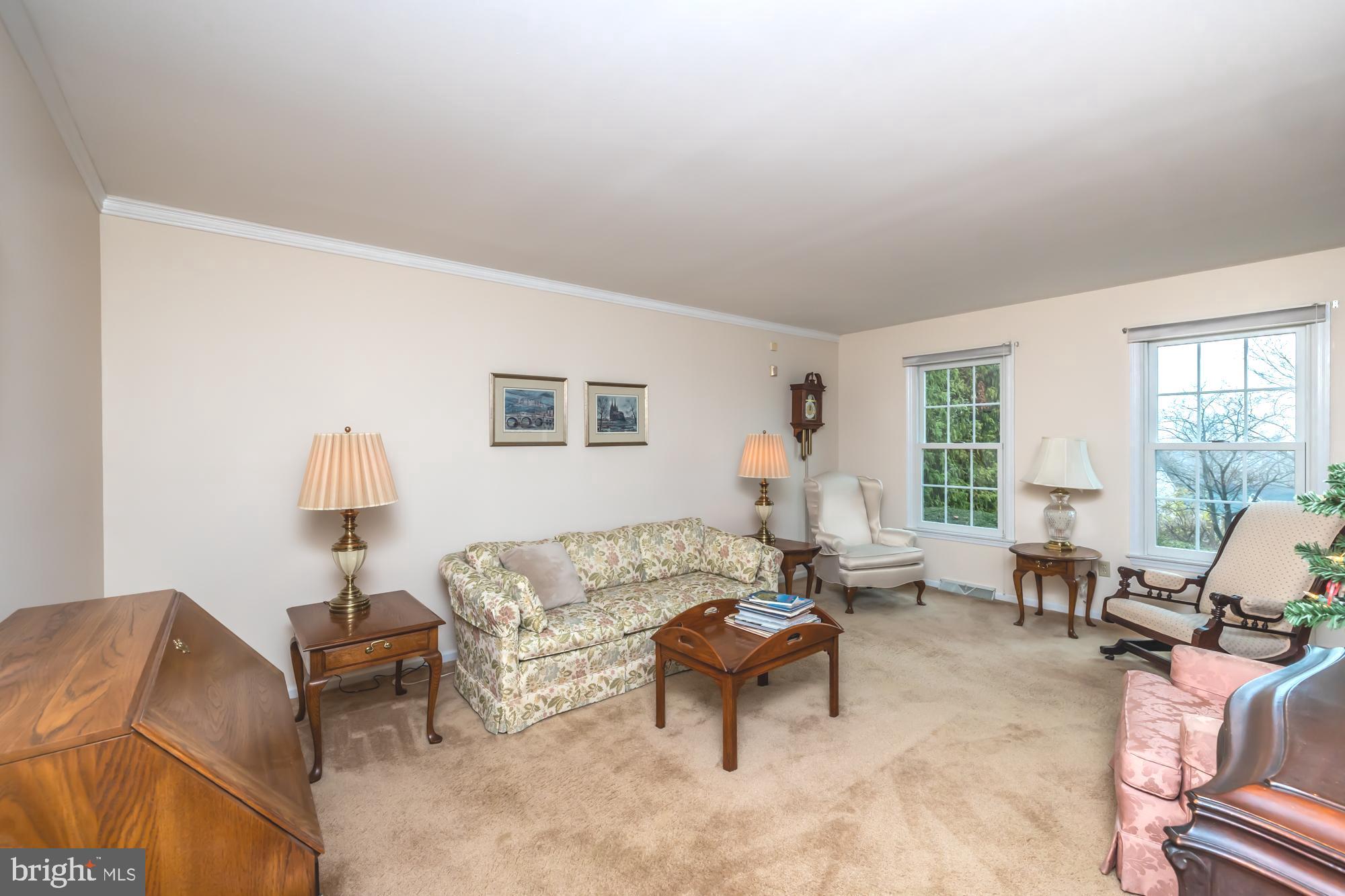 COUNTRY CLUB ESTAT - Residential