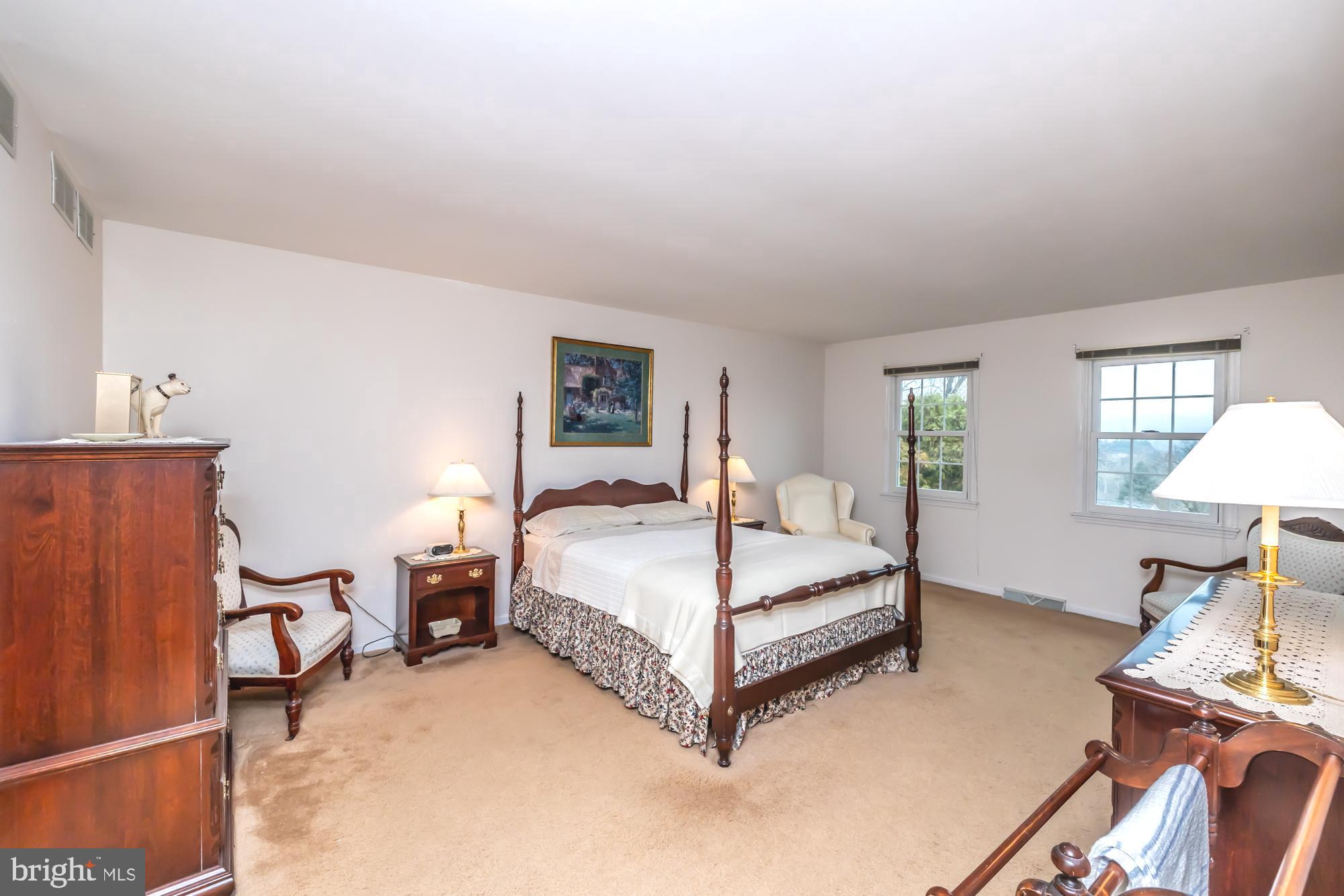 COUNTRY CLUB ESTAT - Residential