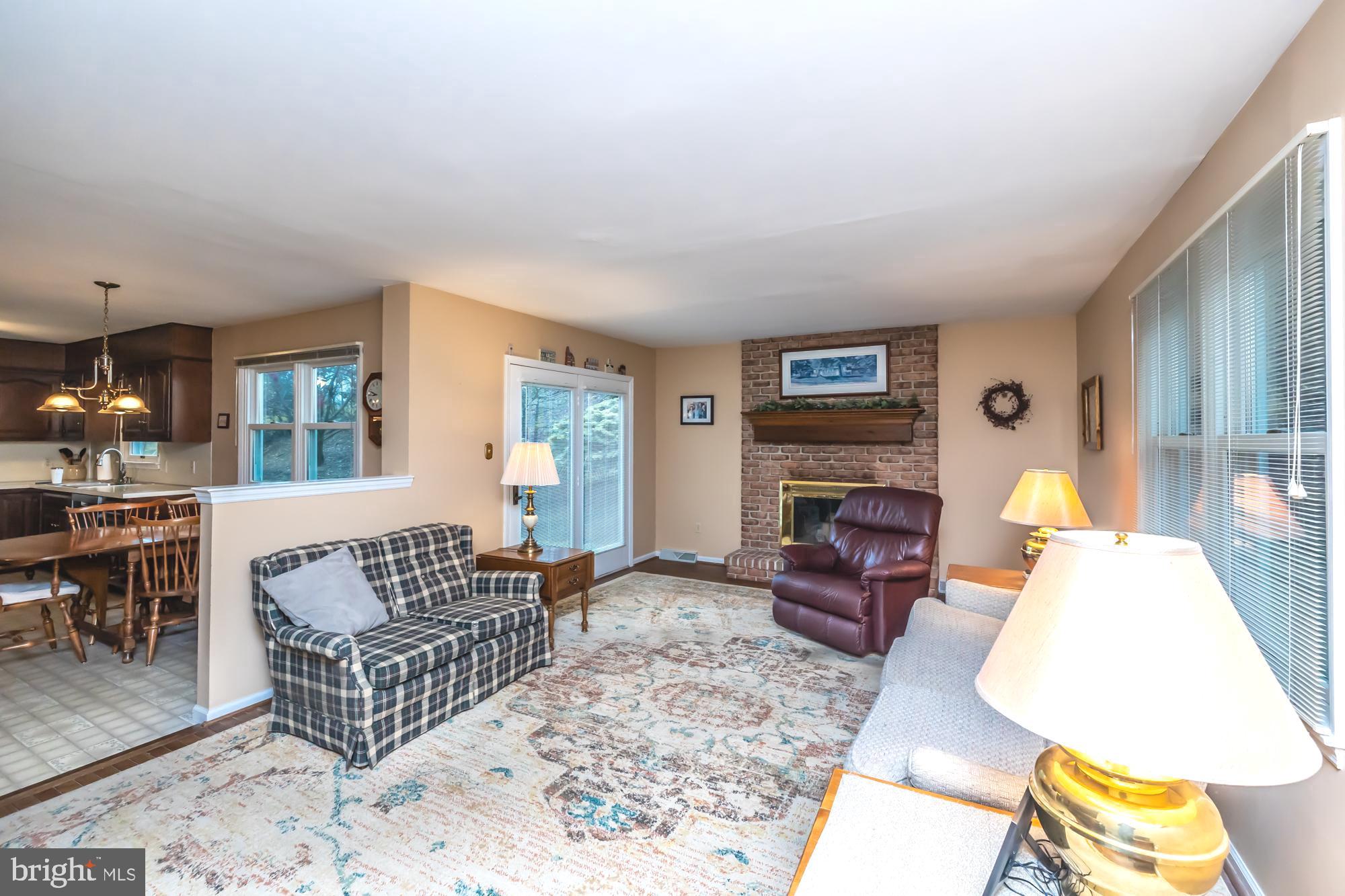 COUNTRY CLUB ESTAT - Residential