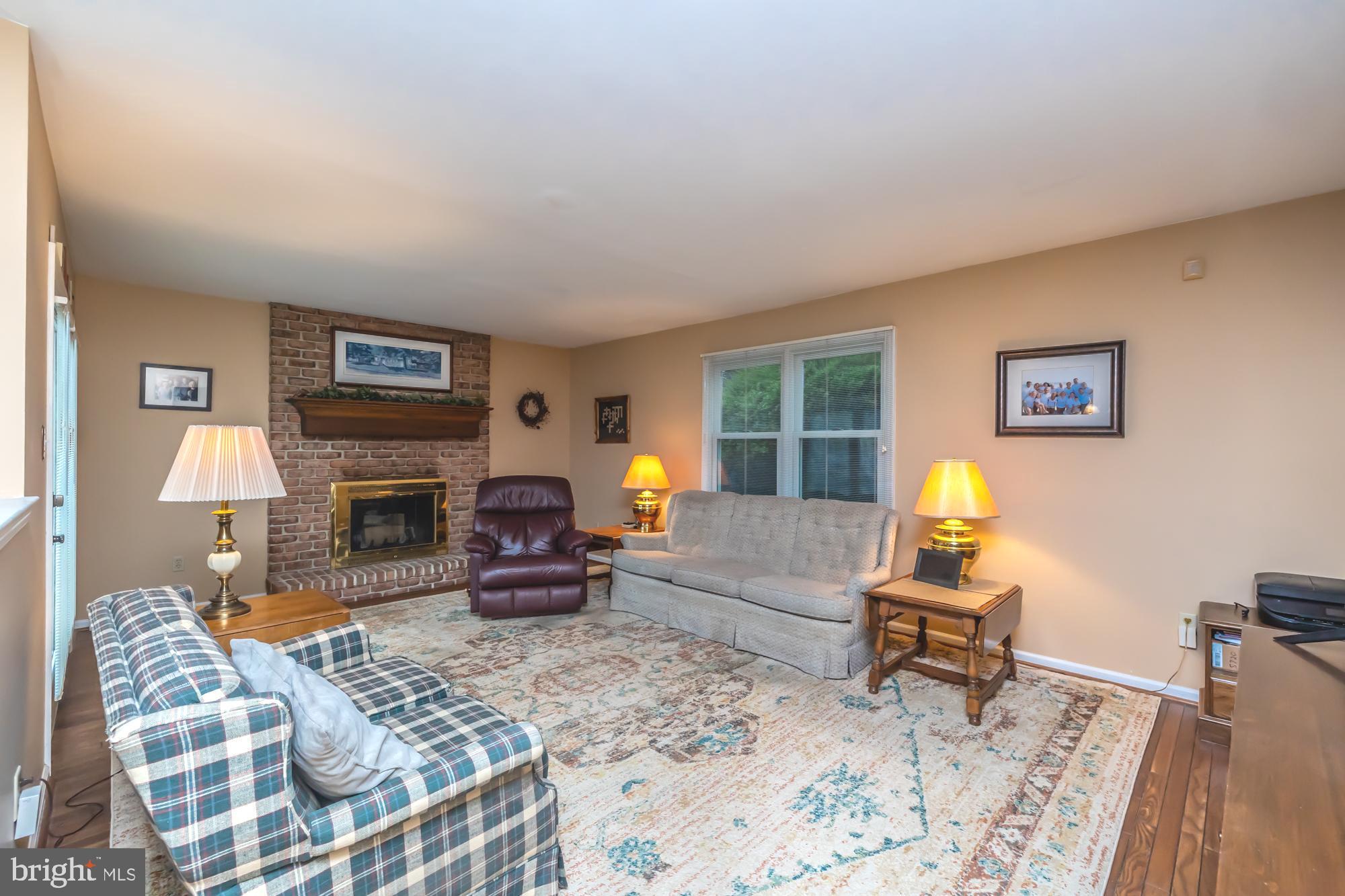 COUNTRY CLUB ESTAT - Residential