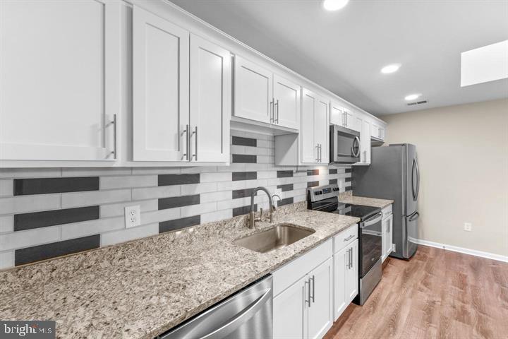 PORT O DUMFRIES - Residential Lease