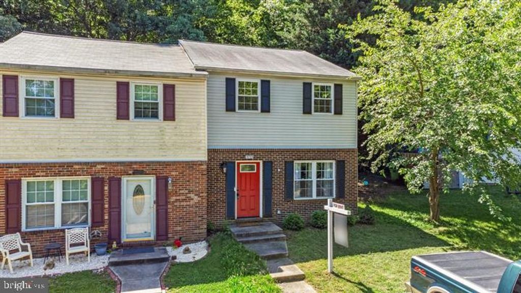 Photo of 3715 Mainsail Cove, TRIANGLE, VA 22172 (MLS # VAPW2107324)