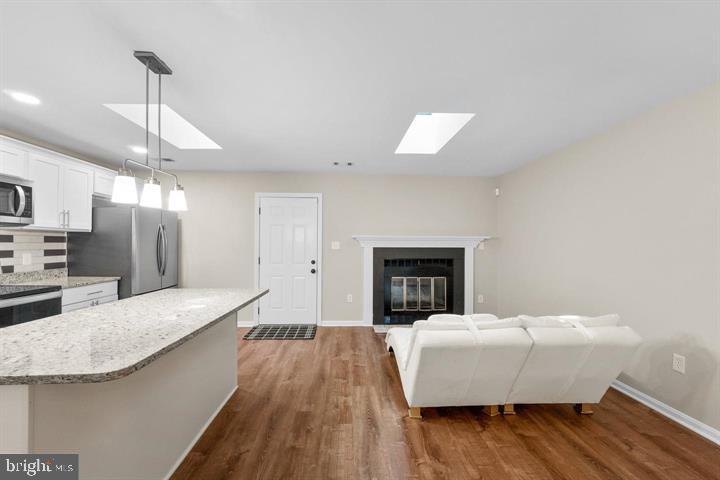 PORT O DUMFRIES - Residential Lease