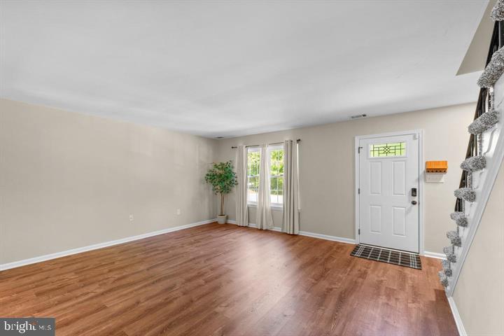 PORT O DUMFRIES - Residential Lease