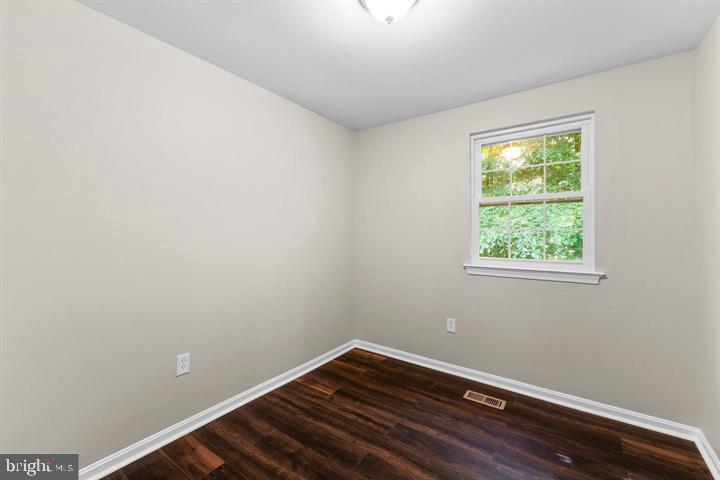 PORT O DUMFRIES - Residential Lease