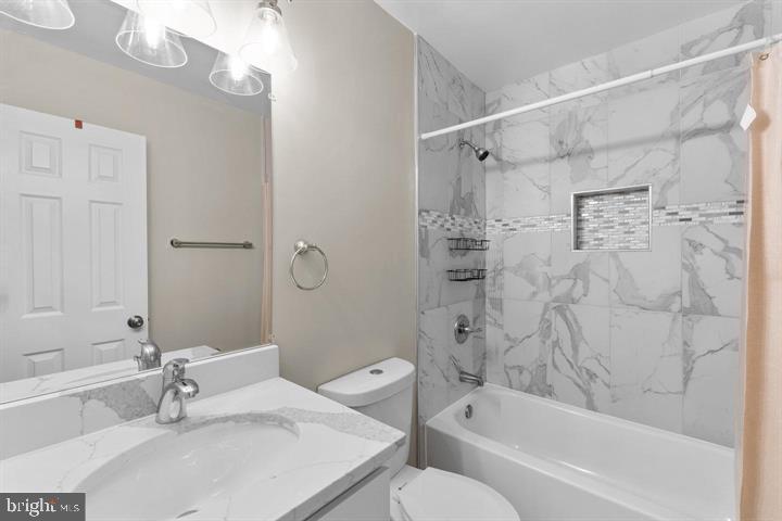 PORT O DUMFRIES - Residential Lease