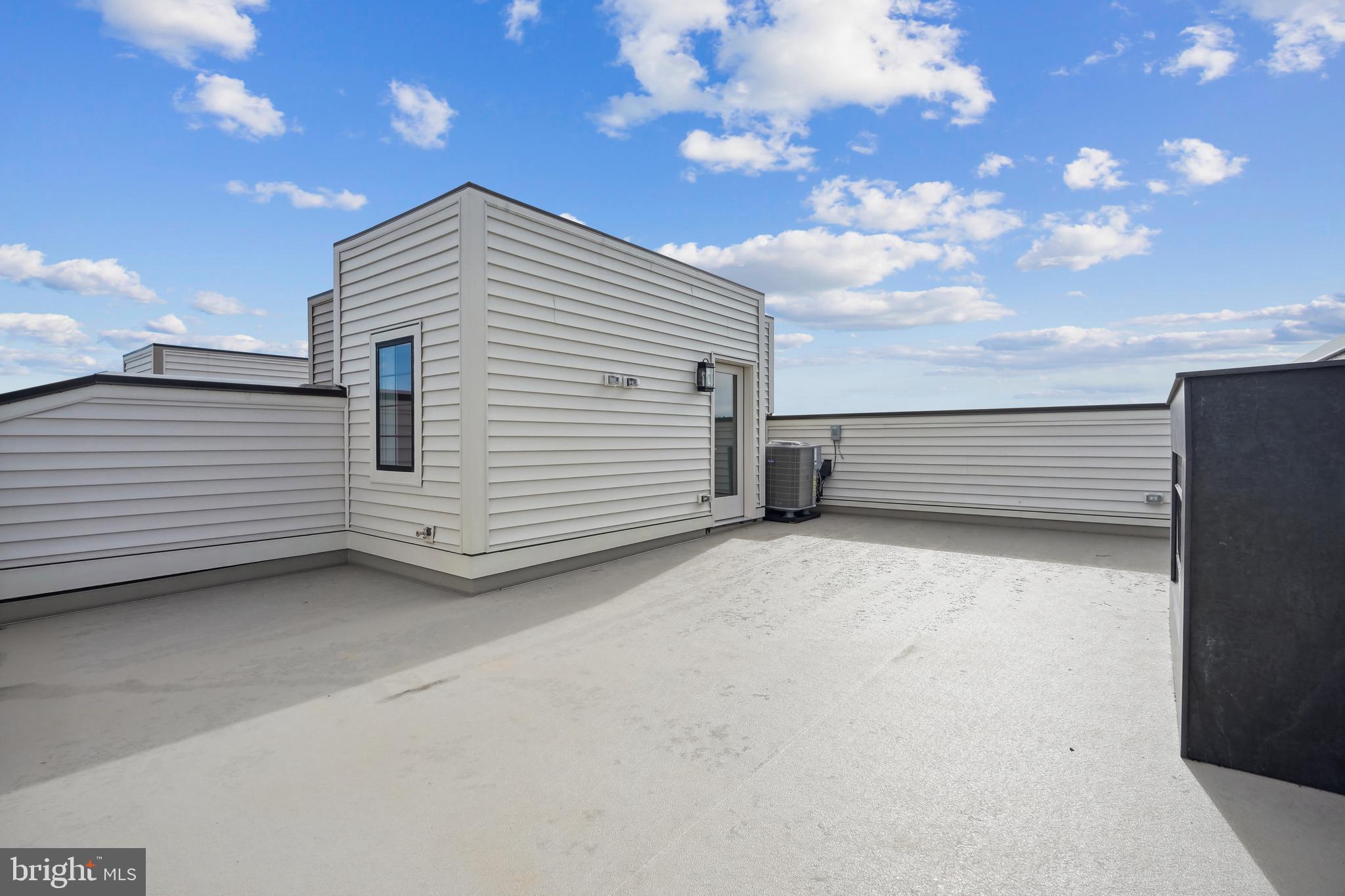 UNION PARK AT MCLEAN - Residential