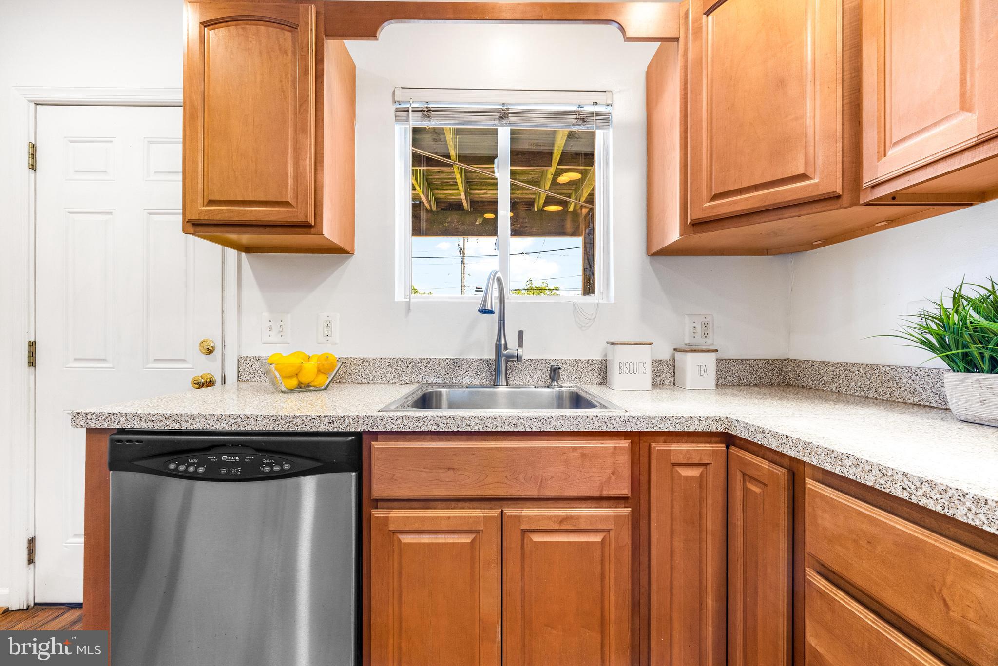 LOCUST POINT - Residential