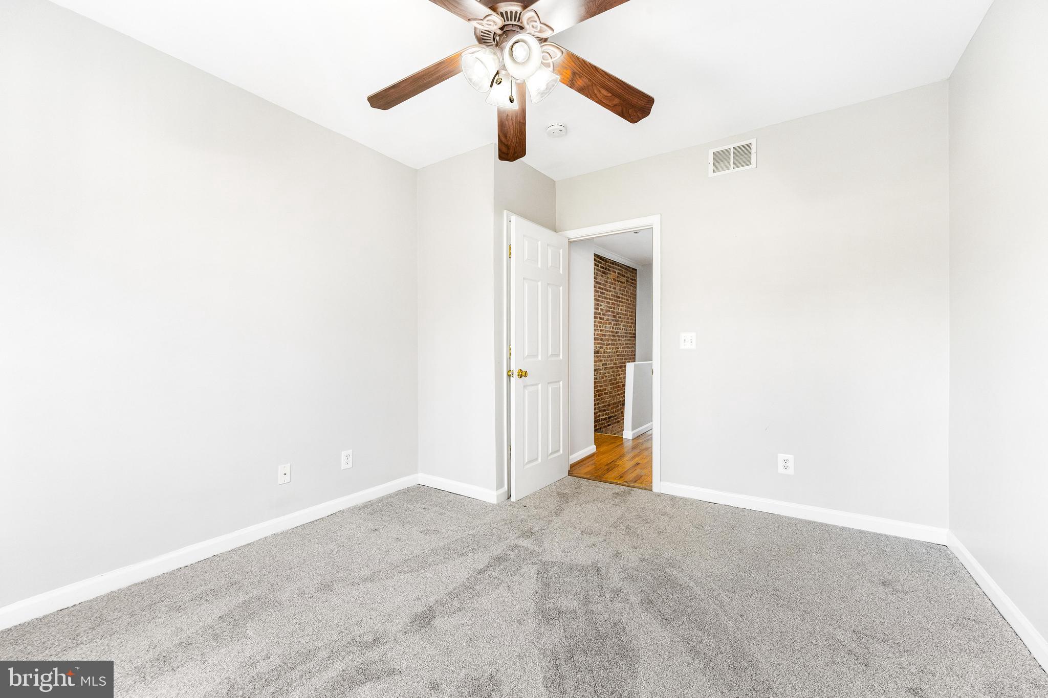 LOCUST POINT - Residential