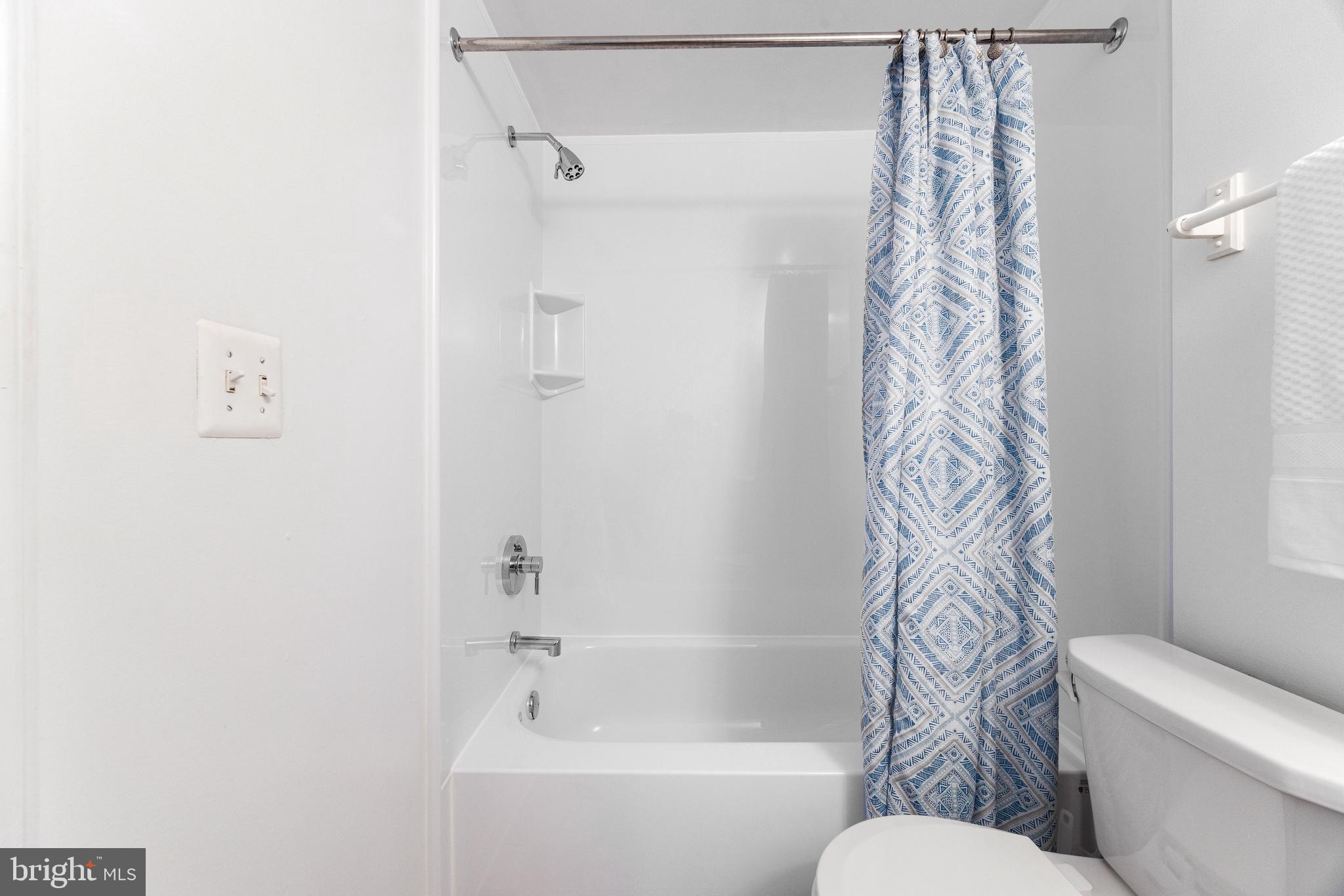 LOCUST POINT - Residential