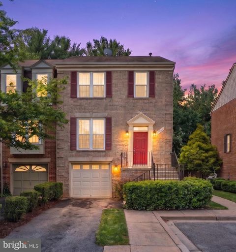 Townhouse For Sale - 6028 Loganwood Drive<br/> ROCKVILLE, MD 20852