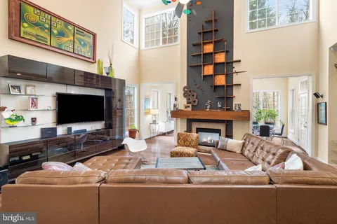 10125 Green Clover Drive S, Ellicott City, MD MLS: MDHW2053002