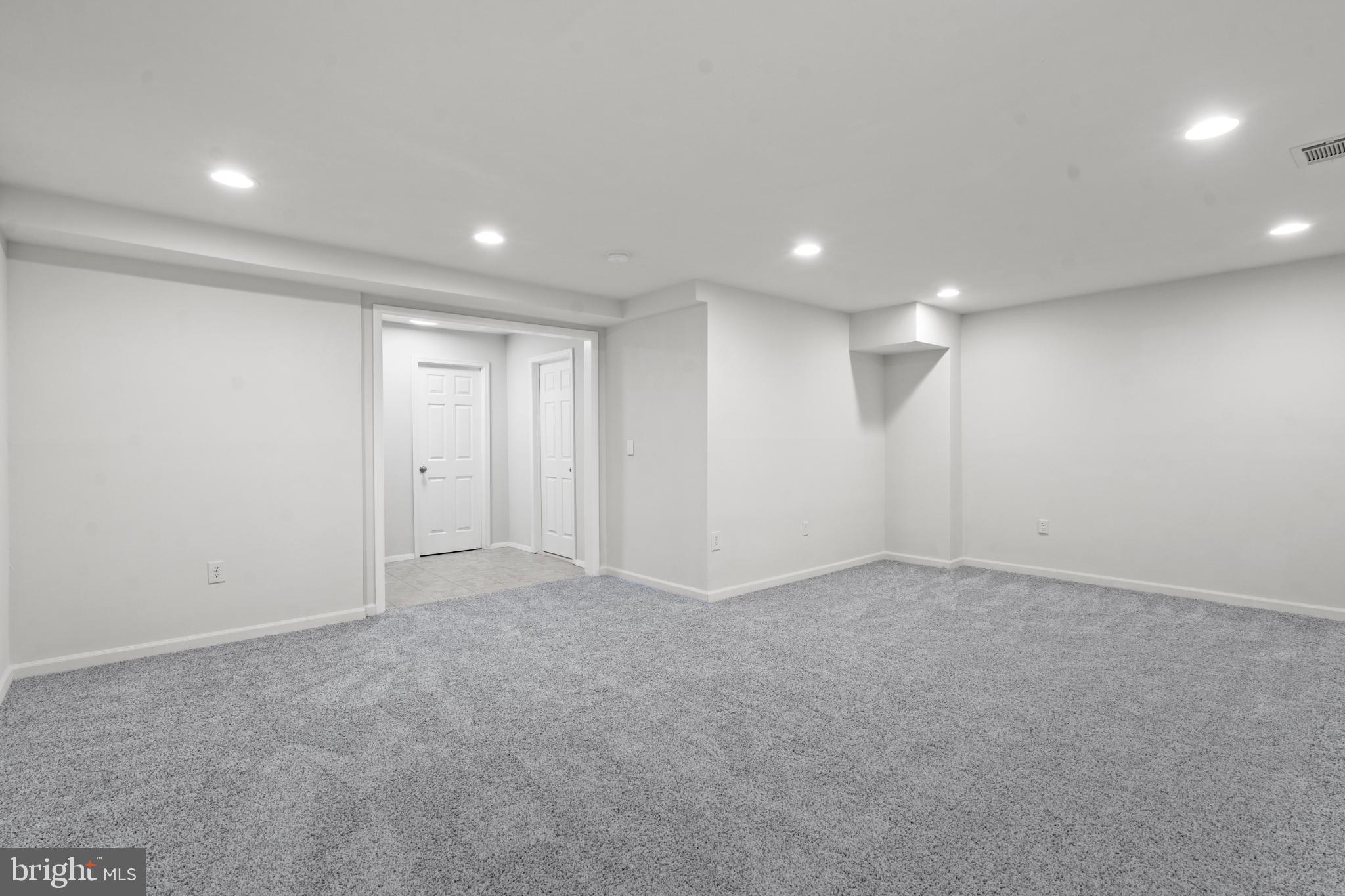 WATERFORD - Residential Lease