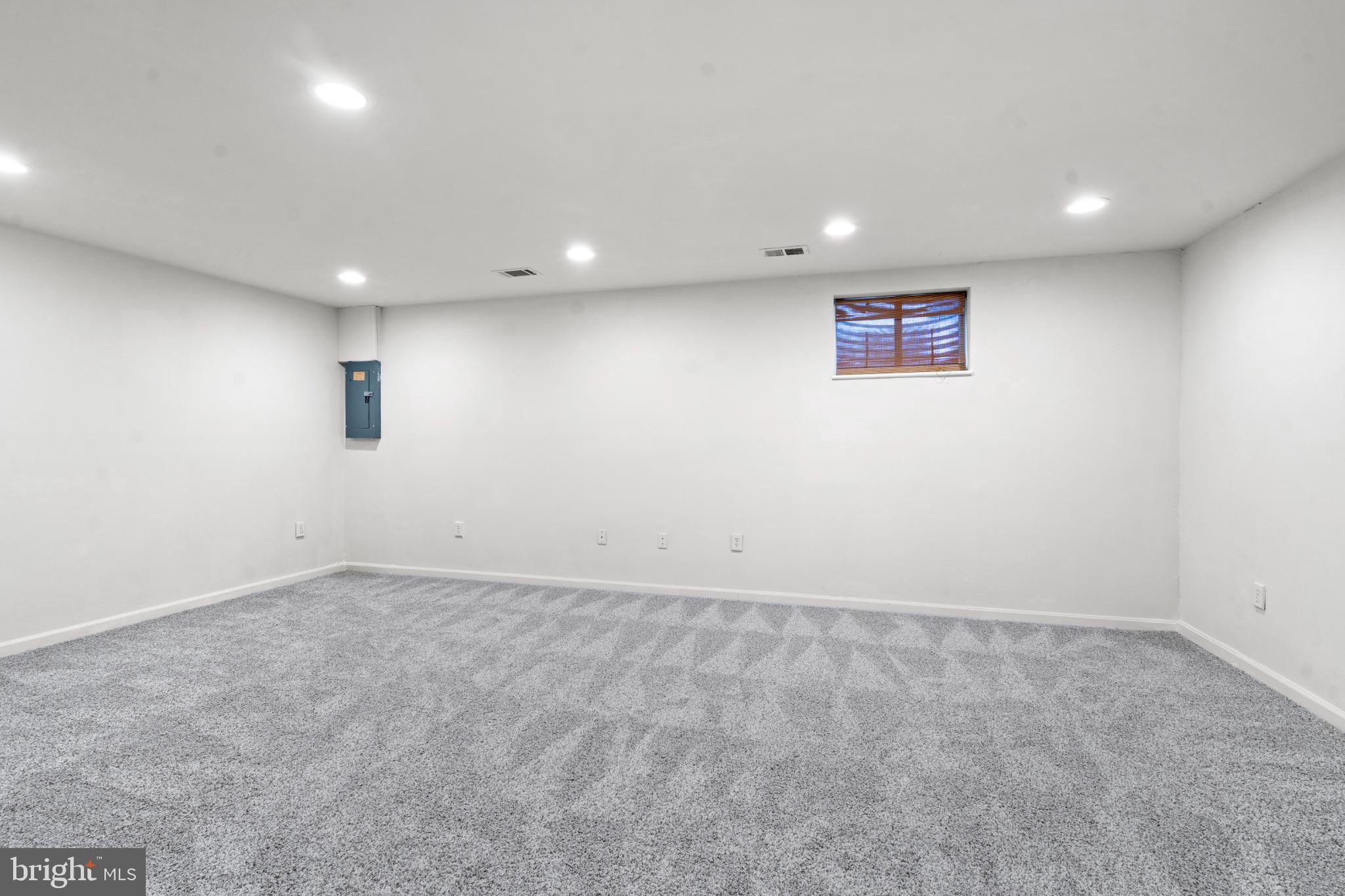 WATERFORD - Residential Lease