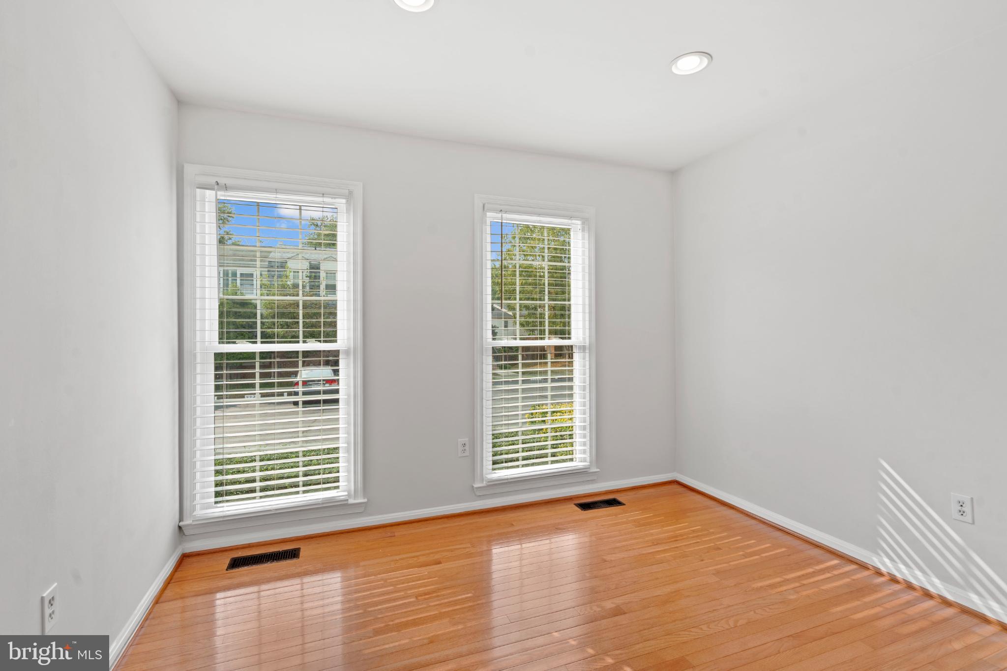 WATERFORD - Residential Lease