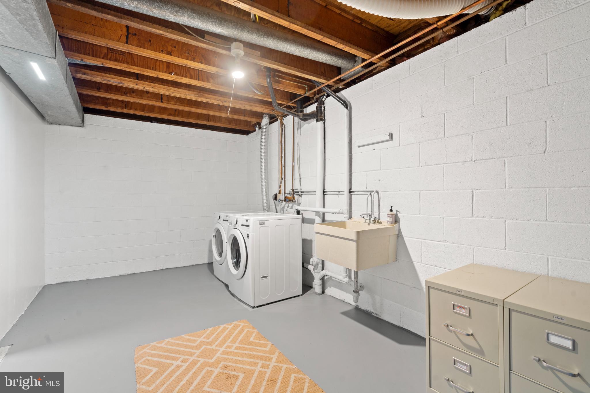 WATERFORD - Residential Lease