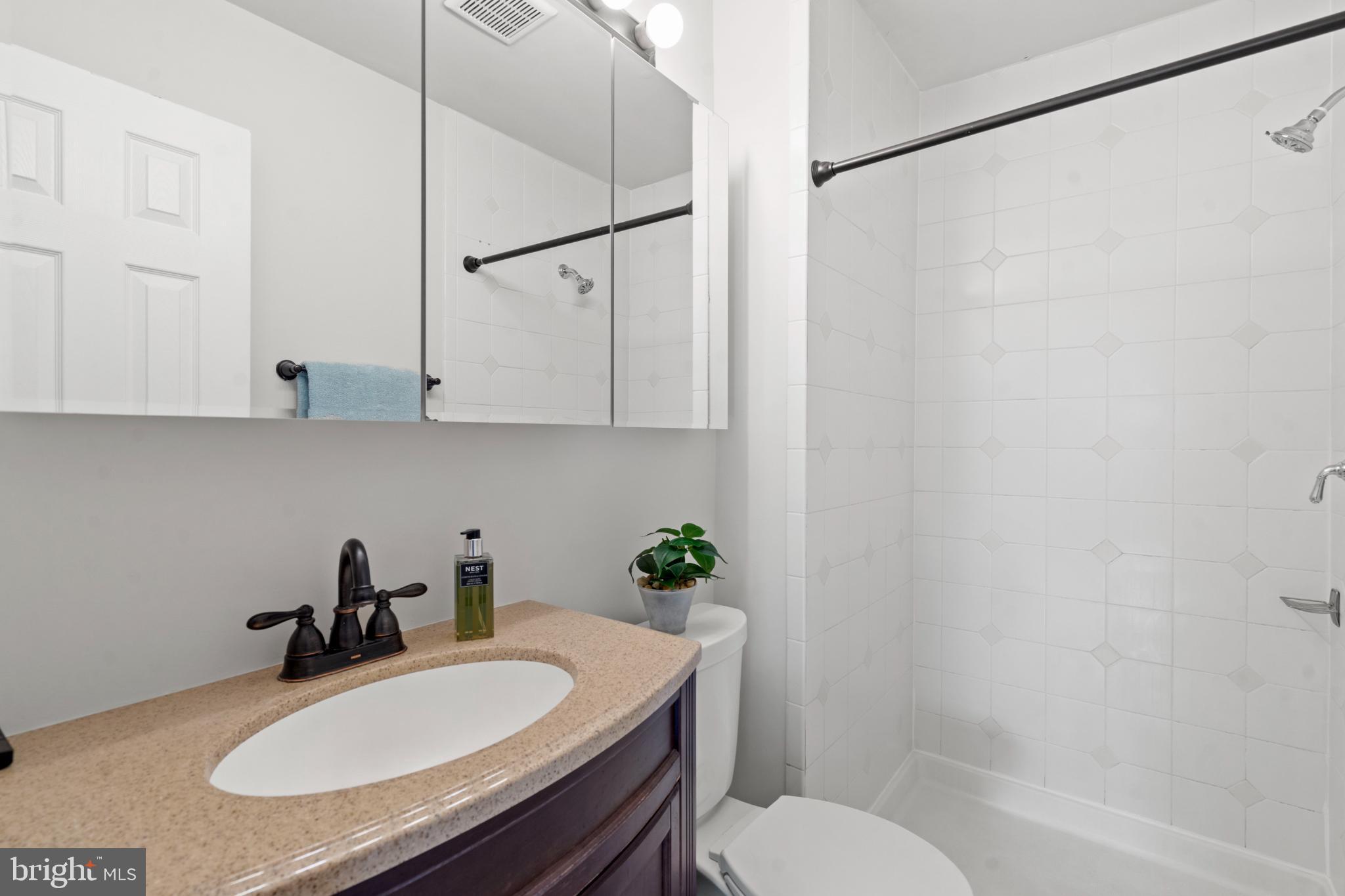 WATERFORD - Residential Lease