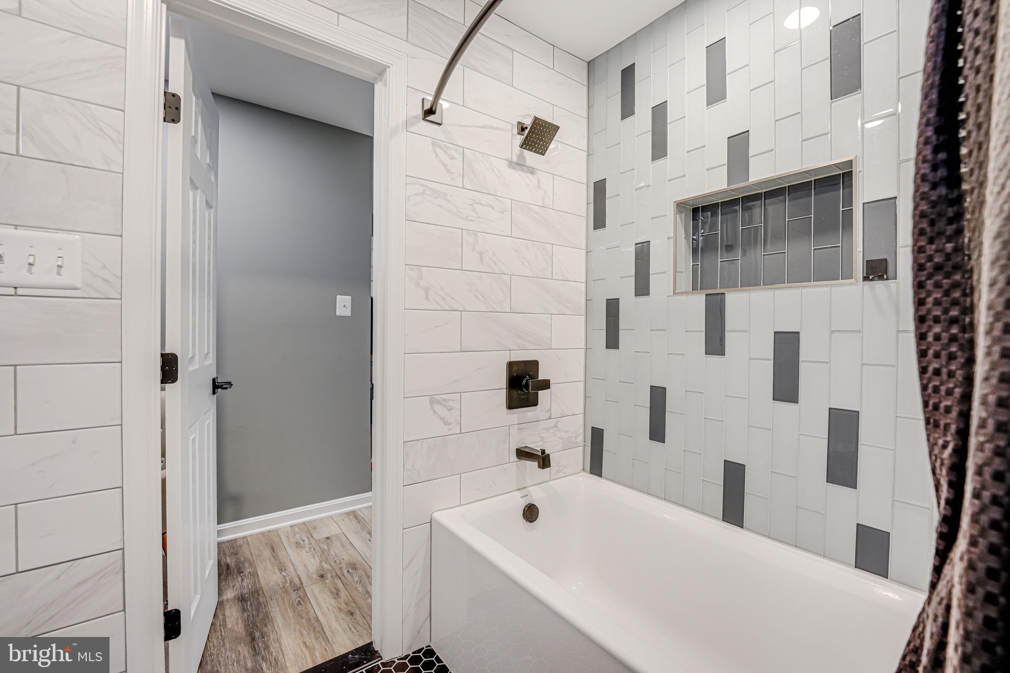 BRISTOL HOUSE - Residential