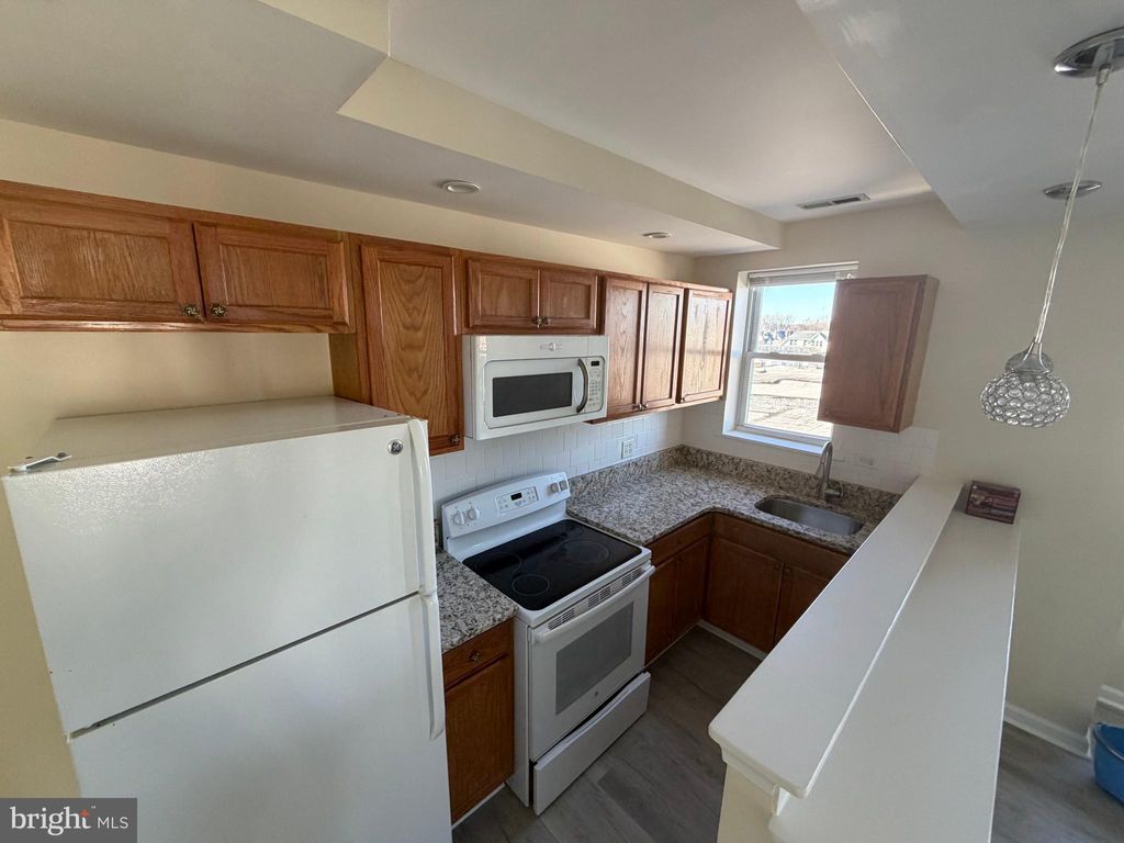 Photo of 6118 Washington Avenue #3RD FLOOR, PHILADELPHIA, PA 19143 (MLS # PAPH2563380)