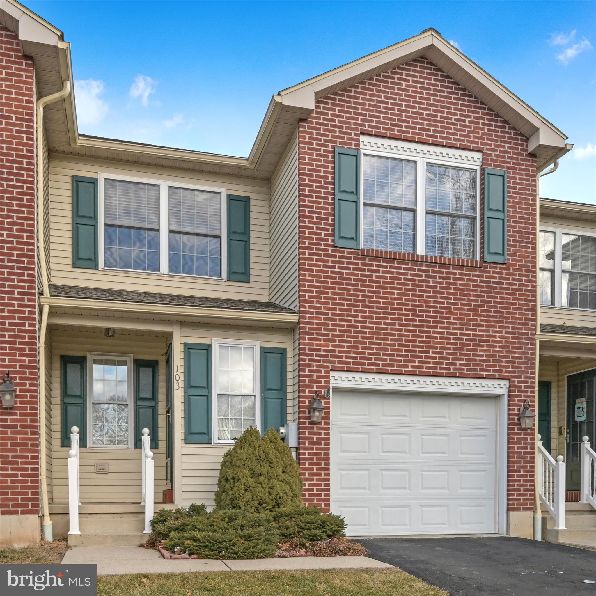 LANTERN GREEN - Residential