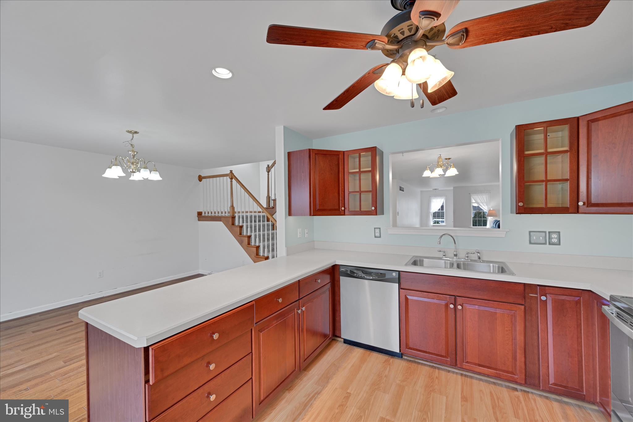 LANTERN GREEN - Residential