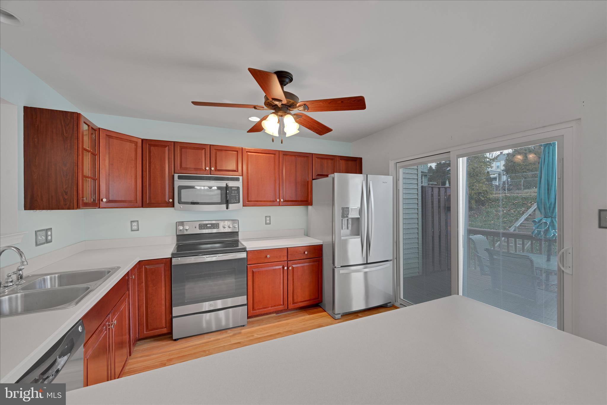 LANTERN GREEN - Residential