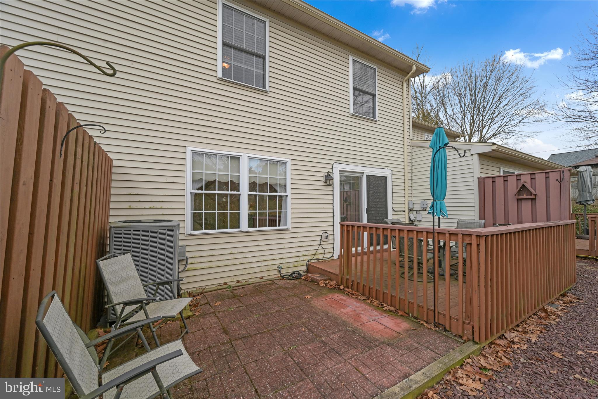 LANTERN GREEN - Residential