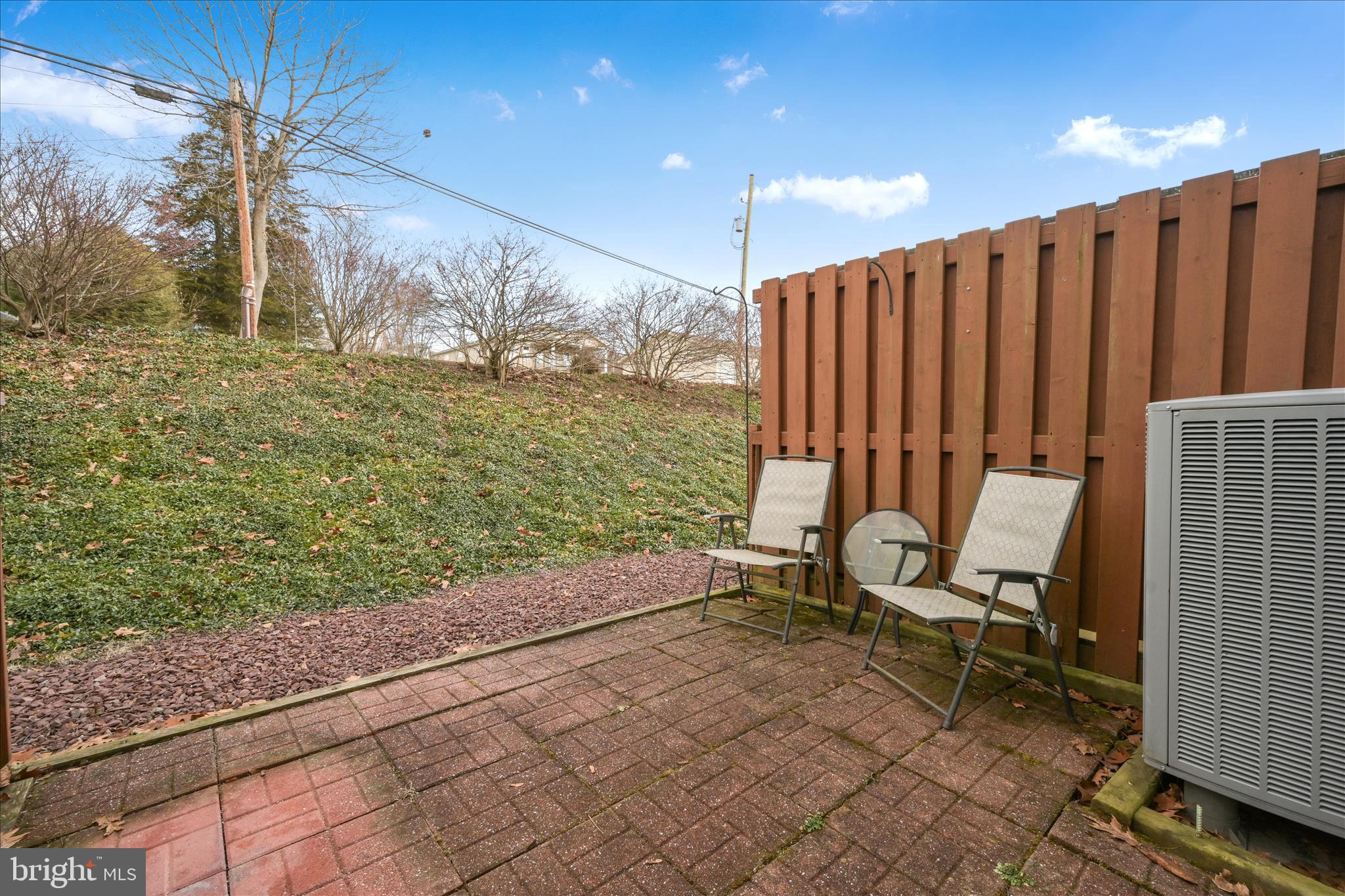 LANTERN GREEN - Residential